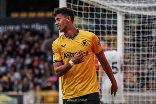 河南决战国安！三位久违强援露面，王刚单独挑大梁，新金主现场督战