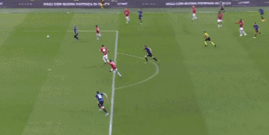 如何评价？CBA杯多人因地板贴纸滑倒引争议：希望引起重视