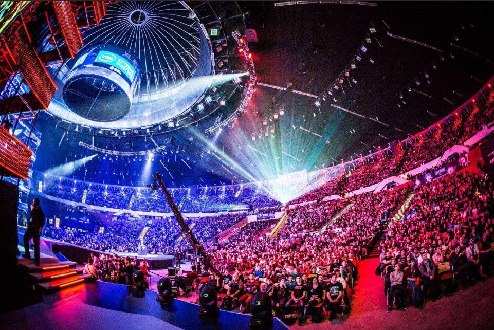 而劇中的婚 而劇中的婚